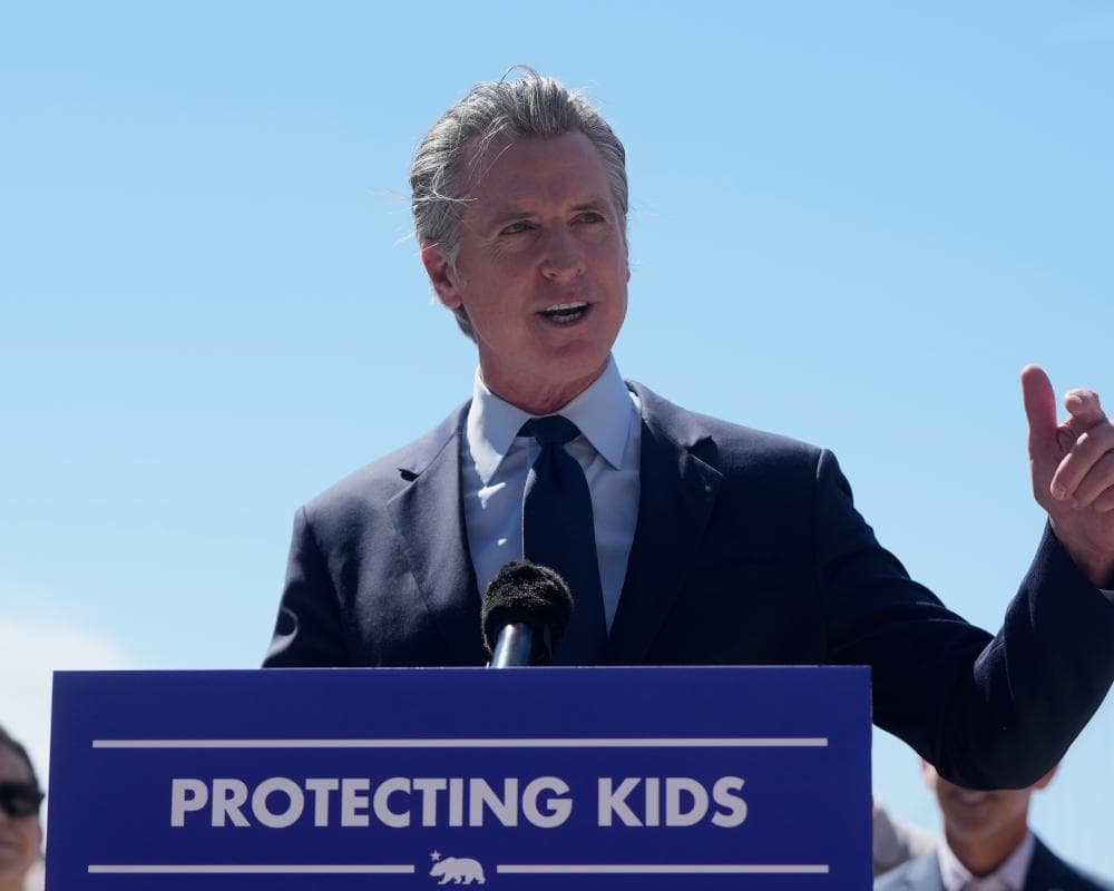 Gavin Newsom signs bill regulating AI, social media and chatbots for children