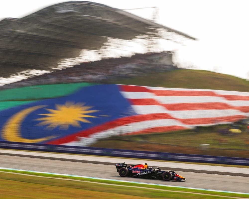 Formula One 2026: Max Verstappen takes pole for Bahrain Grand Prix in Malaysia – as it happened