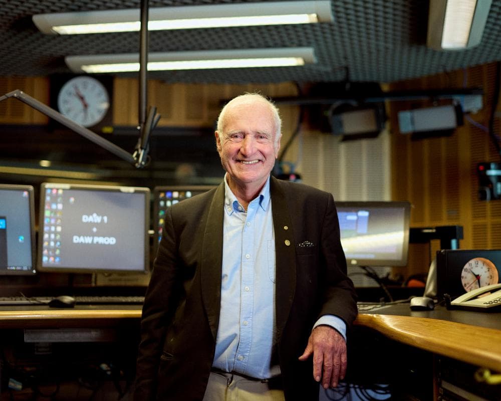 Long-serving ABC broadcaster Robyn Williams to leave The Science Show after 51 years