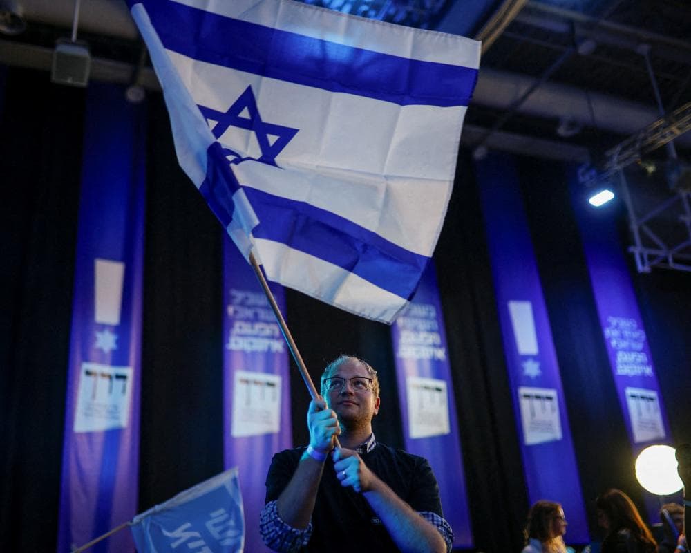 Israel election live: Netanyahu speaks as exit polls point to tie with Eisenkot opposition bloc